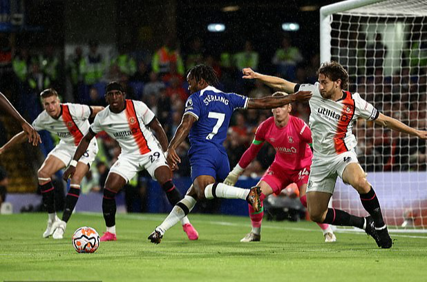 Raheem Sterling rực sáng, Chelsea giành chiến thắng đầu tay ở Stamford Bridge - Ảnh 2.