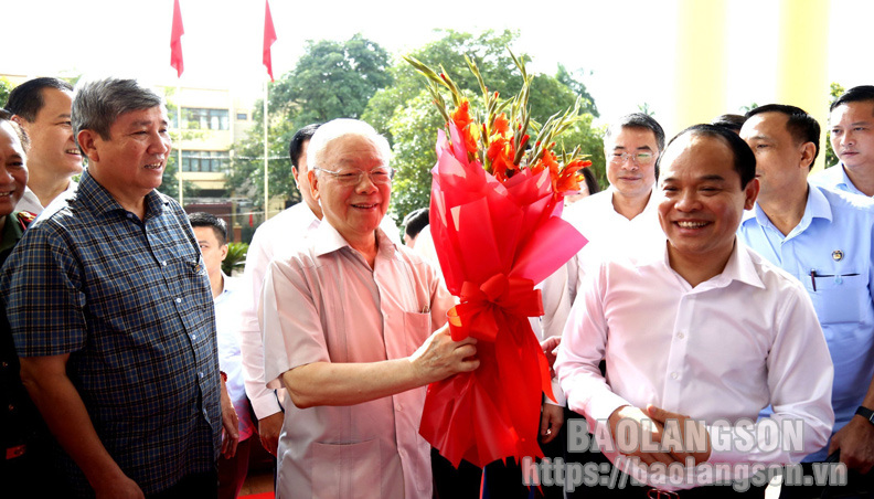 Tổng Bí thư Nguyễn Phú Trọng thăm và làm việc tại Lạng Sơn - Ảnh 1.