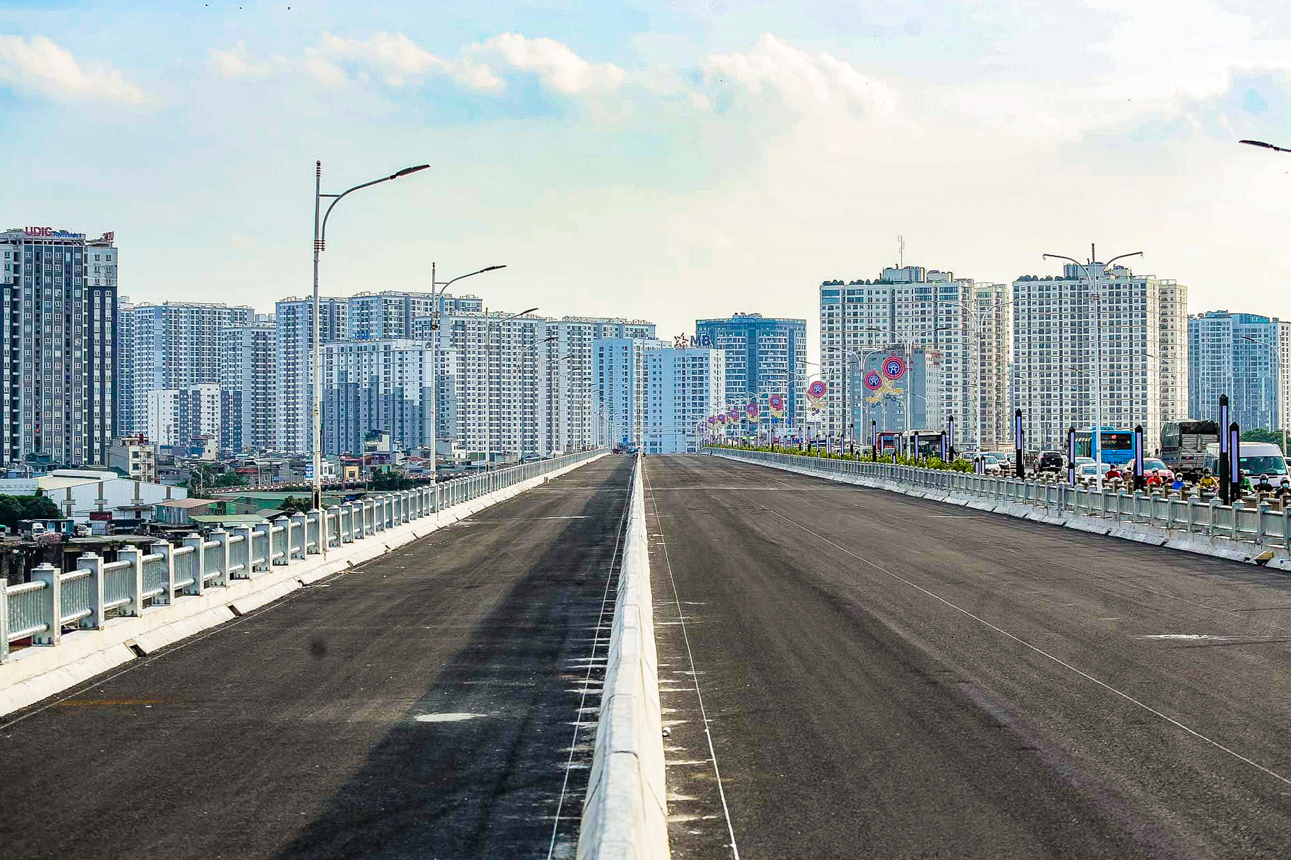 Cầu Vĩnh Tuy giai đoạn 2 trước ngày thông xe - Ảnh 3.