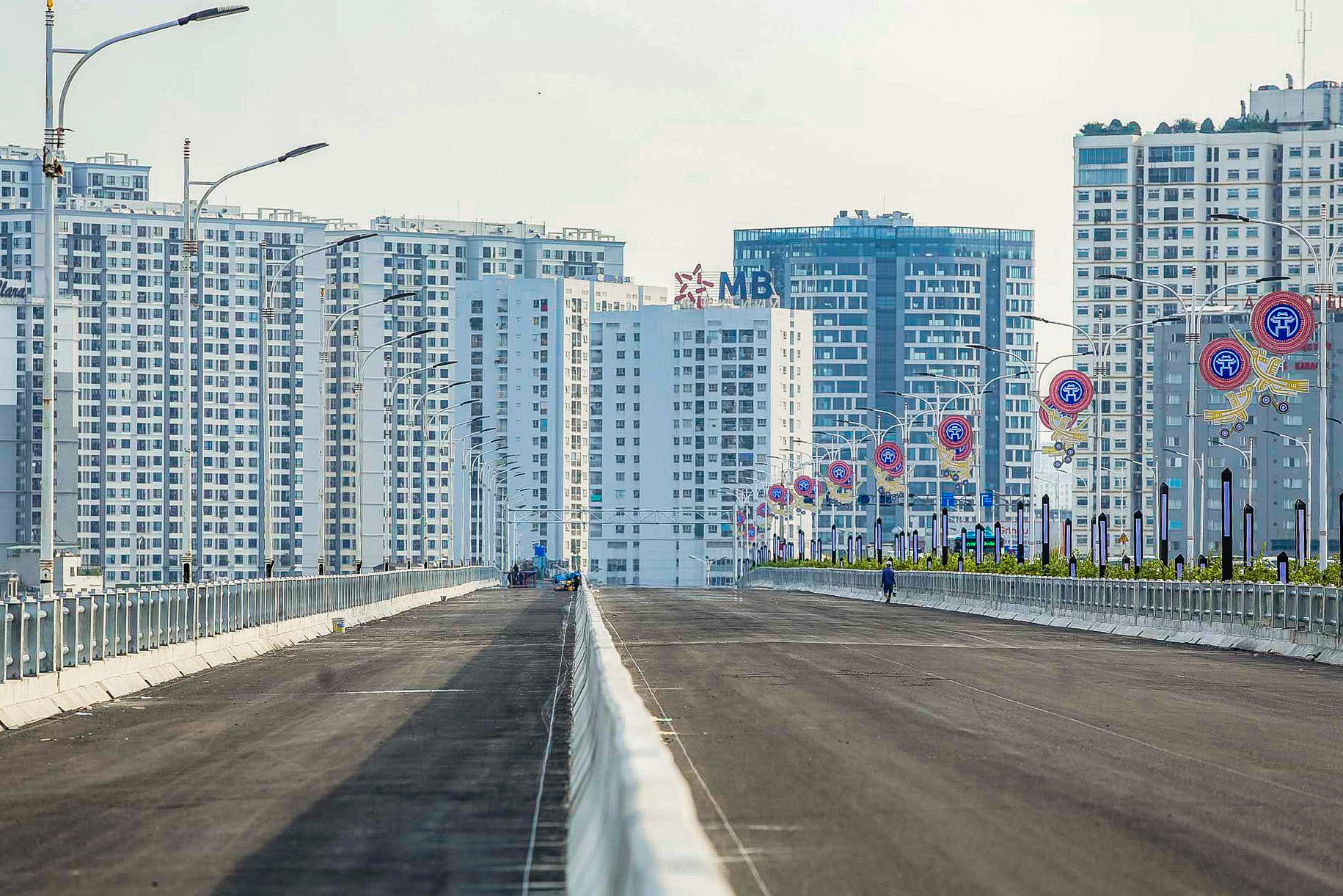 Cầu Vĩnh Tuy giai đoạn 2 trước ngày thông xe - Ảnh 5.