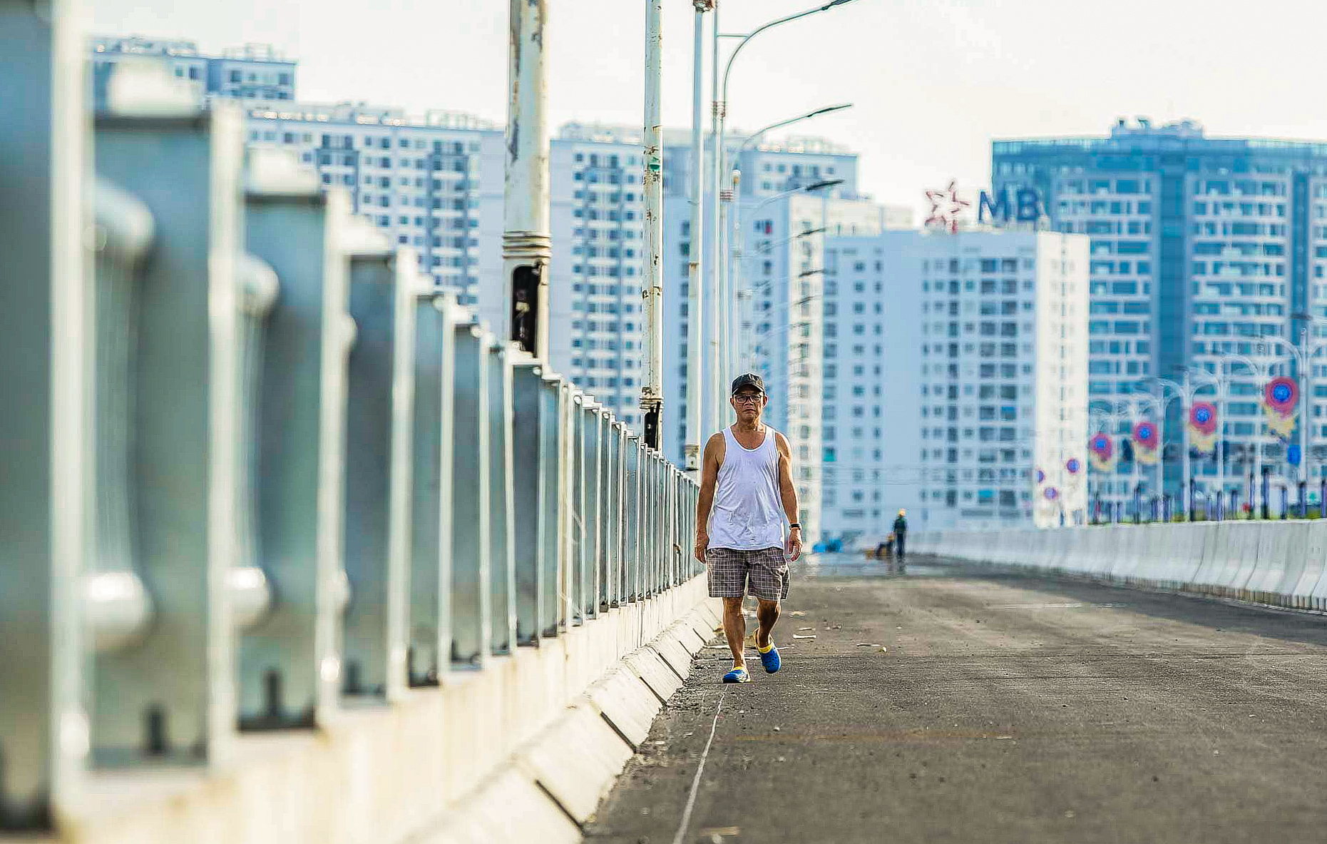 Cầu Vĩnh Tuy giai đoạn 2 trước ngày thông xe - Ảnh 10.