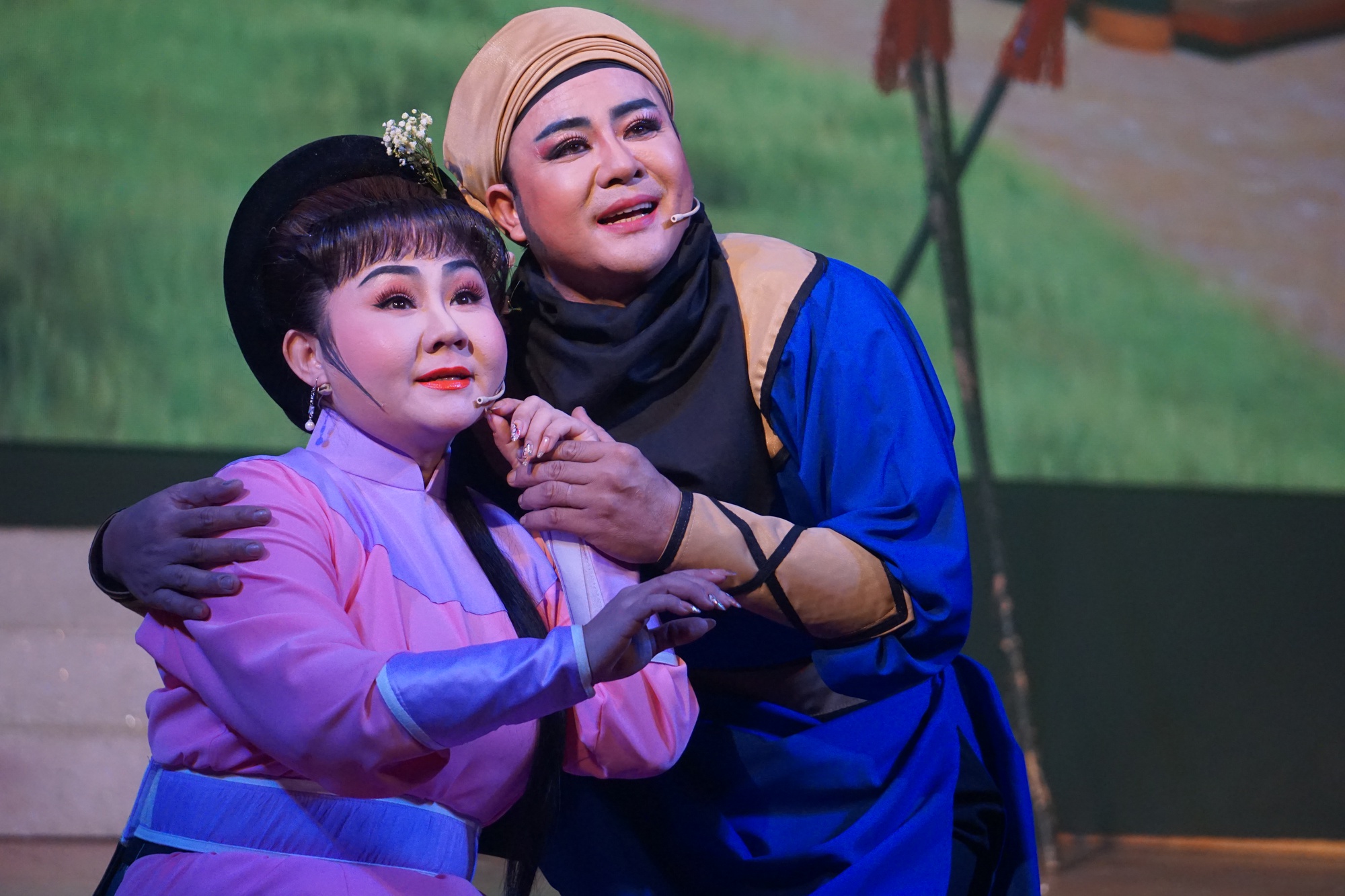 NSƯT T&uacute; Sương h&oacute;a th&acirc;n xuất sắc vai B&ugrave;i Thị Xu&acirc;n trong vở của đạo diễn Nguyễn Thanh To&agrave;n - Ảnh 3.