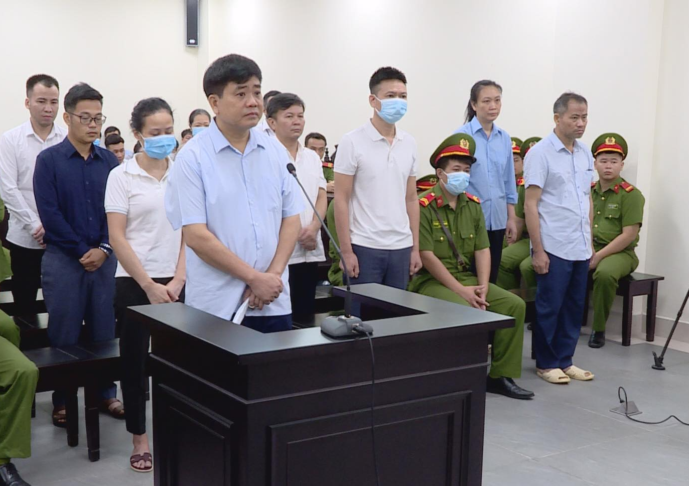 Quanh co, chối tội, cựu chủ tịch Hà Nội Nguyễn Đức Chung bị đề nghị 2-3 năm tù