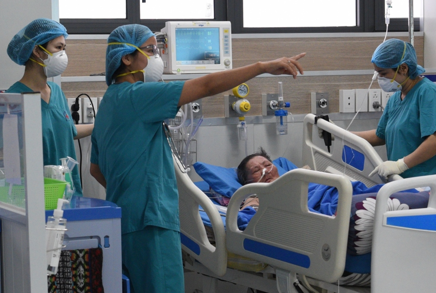 Dịch COVID-19 hôm nay: Ca nhiễm mới giảm hơn 3 lần