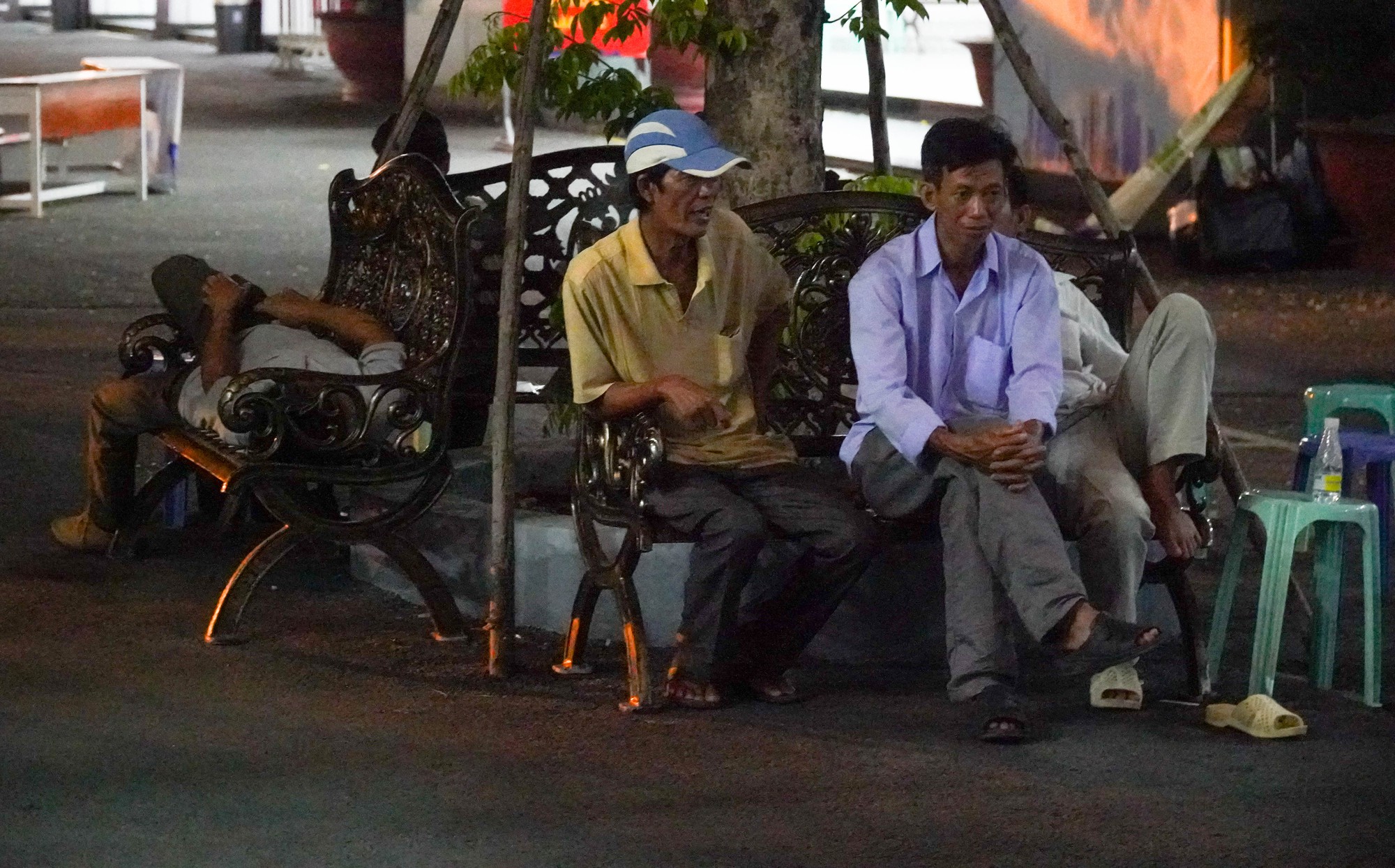 Vượt ng&agrave;n c&acirc;y số, l&agrave;m thủ tục nhập học cho con từ 3 giờ s&aacute;ng - Ảnh 4.