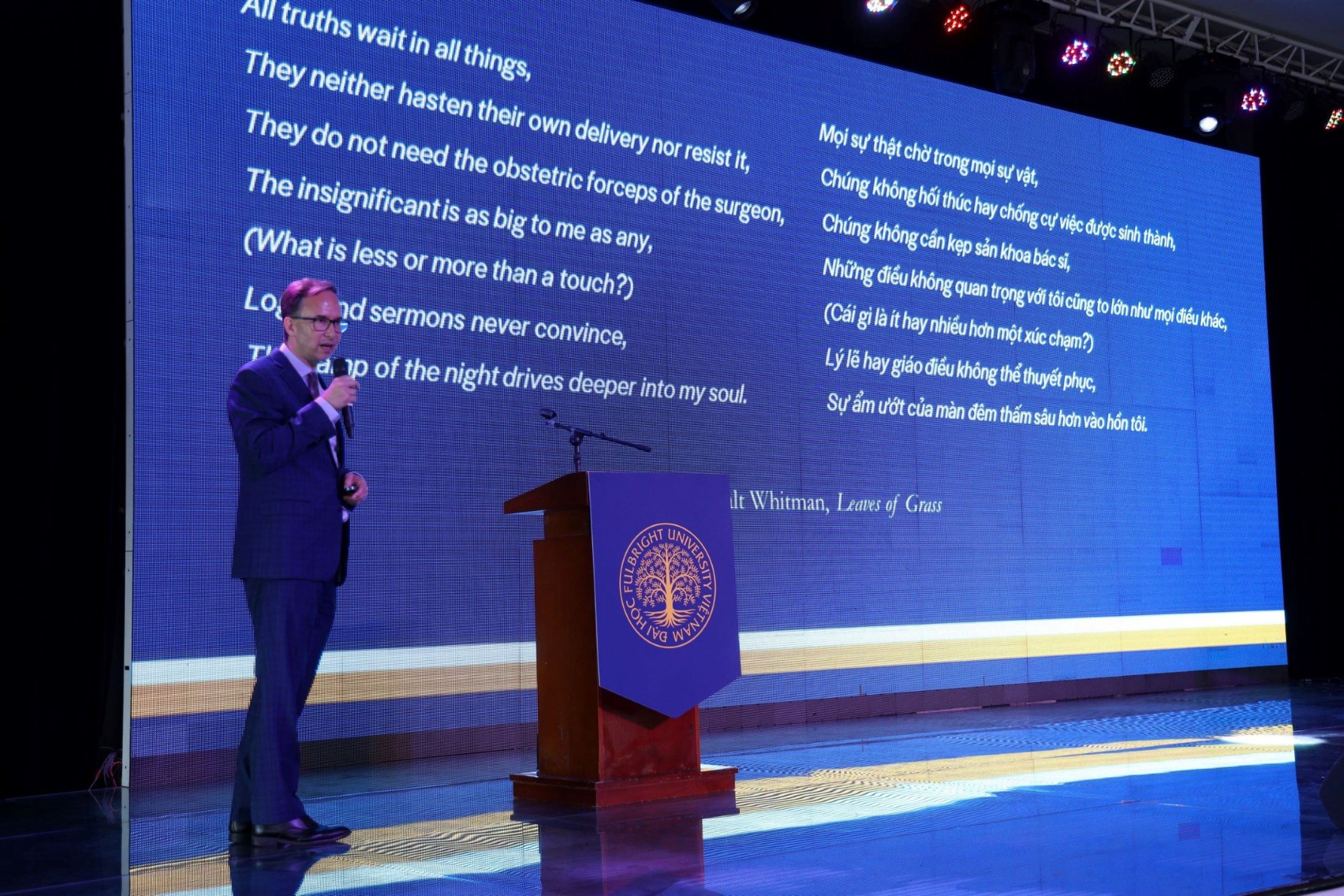 Fulbright Việt Nam khuyến  kh&iacute;ch t&acirc;n sinh vi&ecirc;n thử sức nhiều ng&agrave;nh trong 2 năm đầu - Ảnh 3.