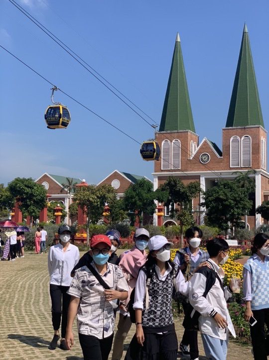 Nhiều khuyến m&atilde;i hấp dẫn tại C&aacute;p treo N&uacute;i Sam dịp lễ 2-9 - Ảnh 9.