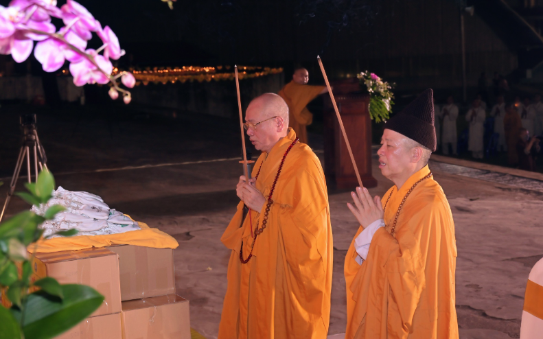 Xúc động lễ Vu lan báo hiếu tại Học Viện Phật giáo Việt Nam - Ảnh 3.