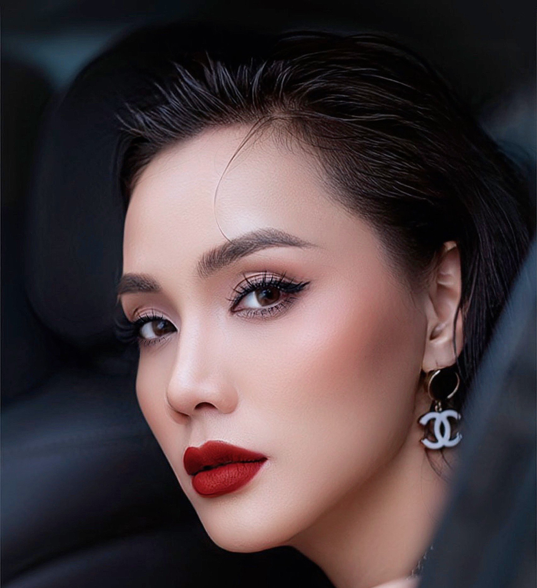 Cách "đệ nhất mỹ nhân gợi cảm" Trang Nhung giữ phong độ nhan sắc tuổi 38