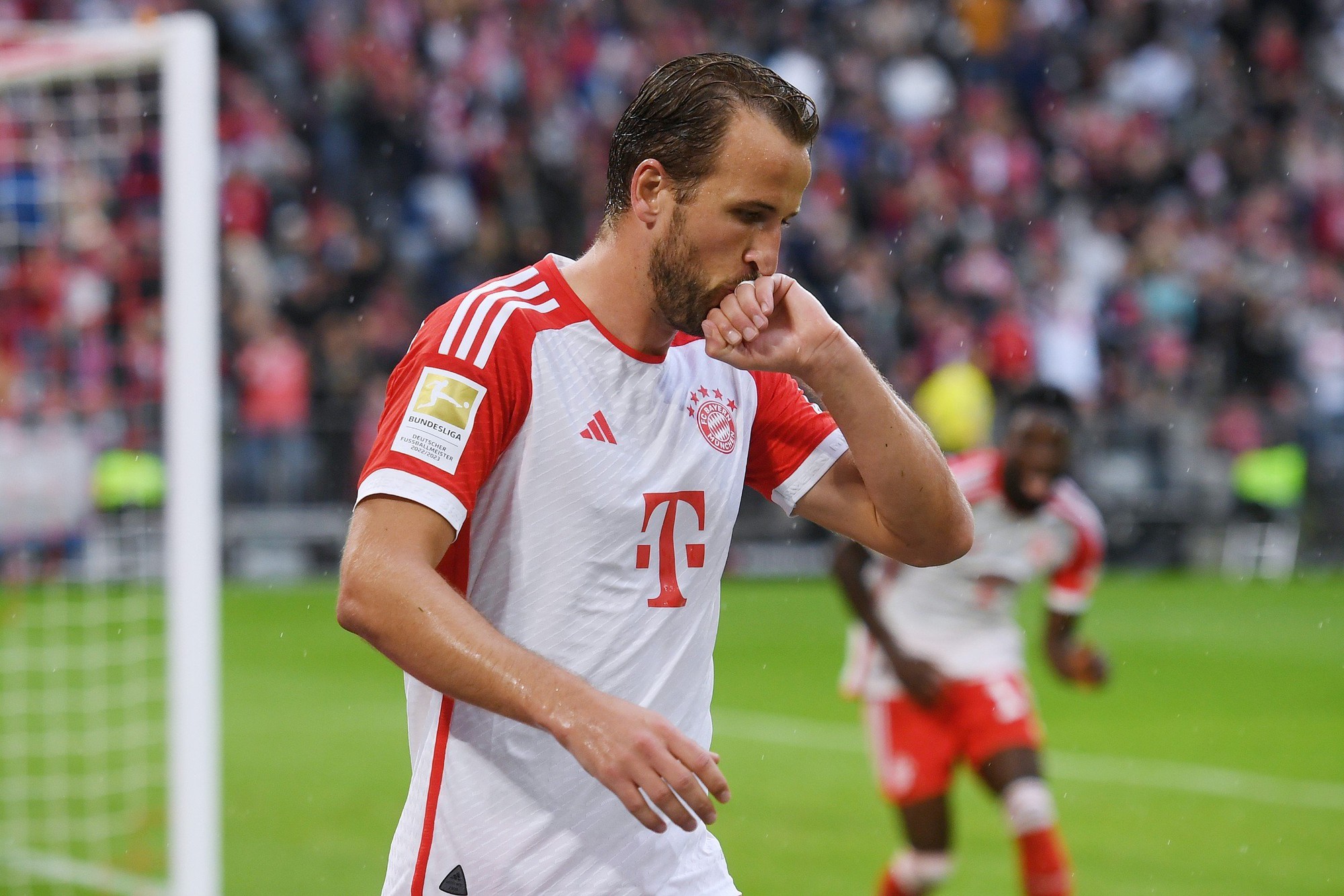 Harry Kane sớm bùng nổ, Bayern Munich phấn khích