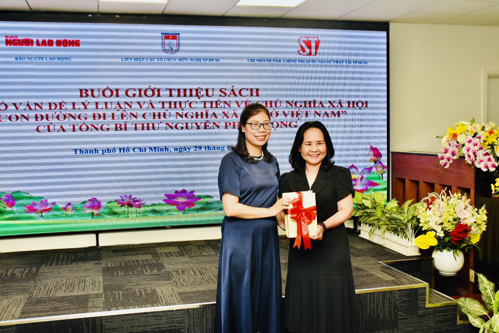 Tọa đ&agrave;m về s&aacute;ch của Tổng B&iacute; thư Nguyễn Ph&uacute; Trọng - Ảnh 4.