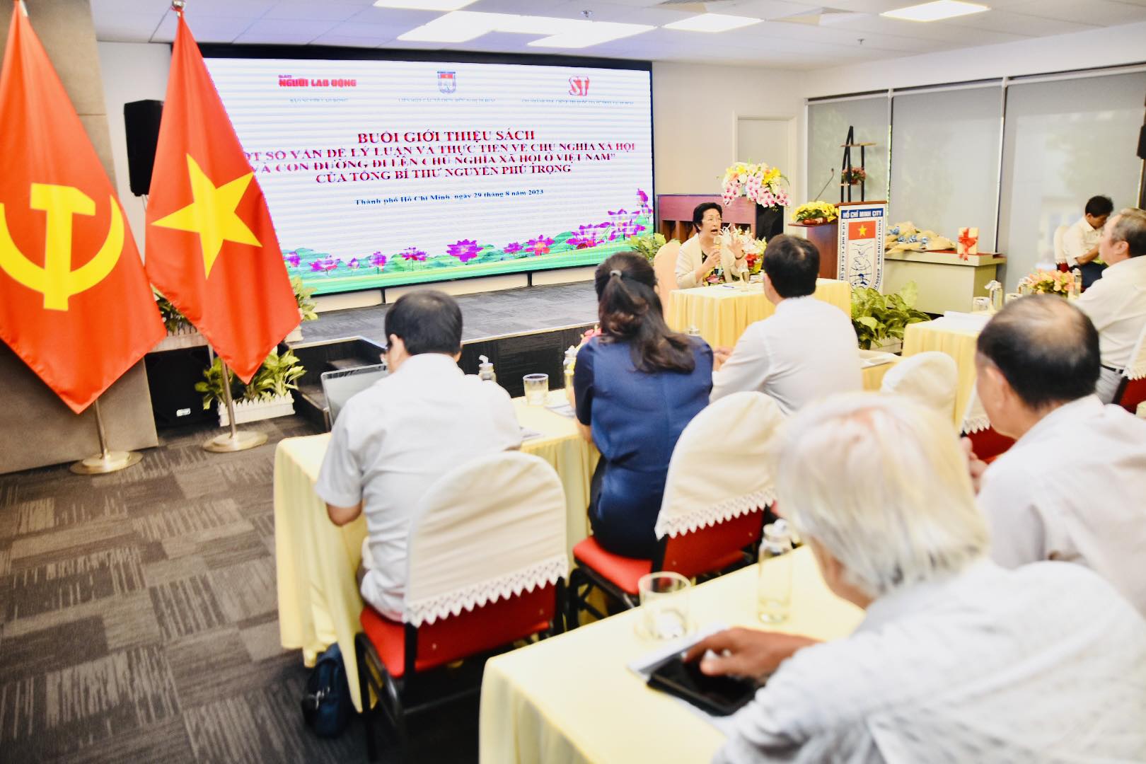 Tọa đ&agrave;m về s&aacute;ch của Tổng B&iacute; thư Nguyễn Ph&uacute; Trọng - Ảnh 5.