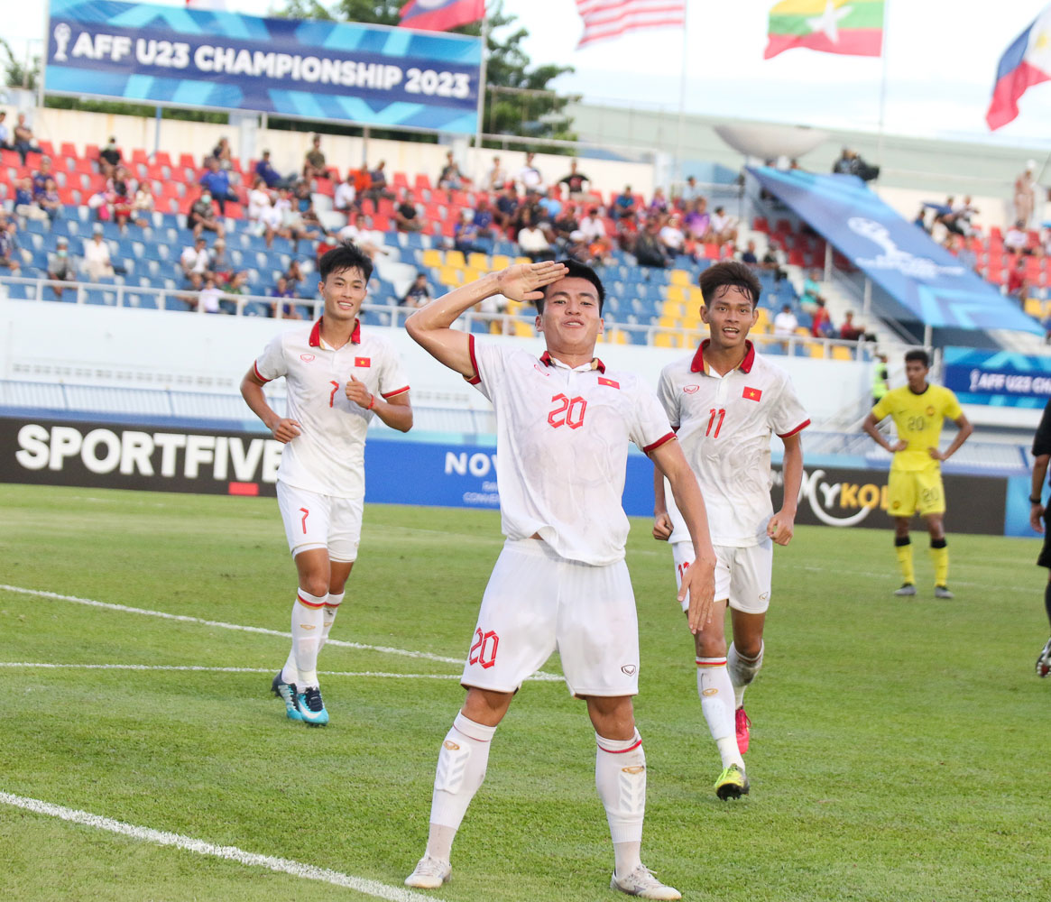 Chờ tài của "phù thủy trắng" ở U23 Việt Nam