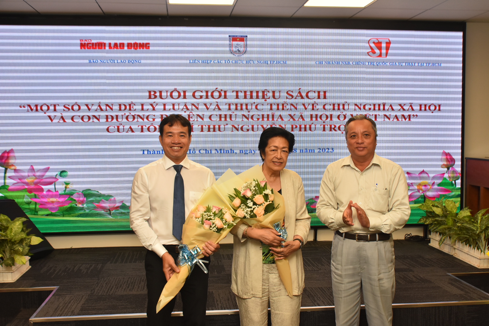 Tọa đ&agrave;m về s&aacute;ch của Tổng B&iacute; thư Nguyễn Ph&uacute; Trọng - Ảnh 1.