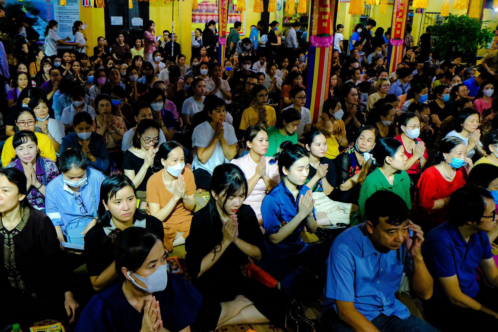 "Biển người" tham dự lễ Vu Lan tại chùa Phúc Khánh