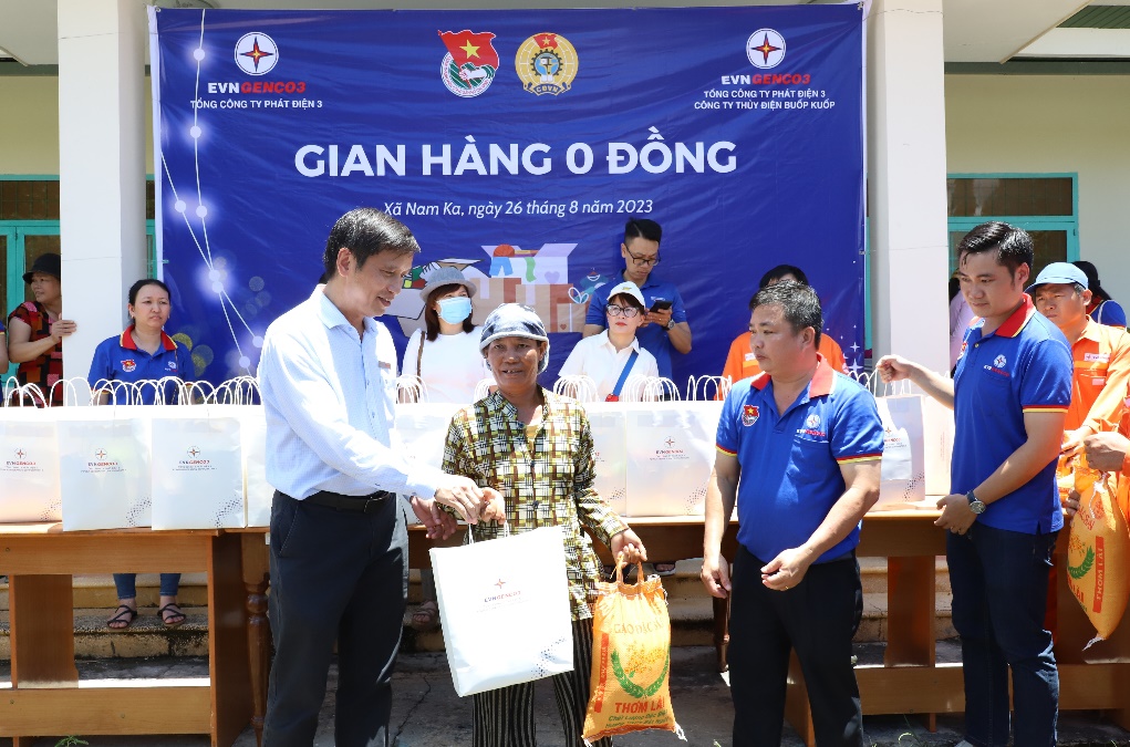 Nhiều hoạt động trao gửi y&ecirc;u thương đến với học sinh tại tỉnh Đắk Lắk v&agrave; Đắk N&ocirc;ng - Ảnh 5.