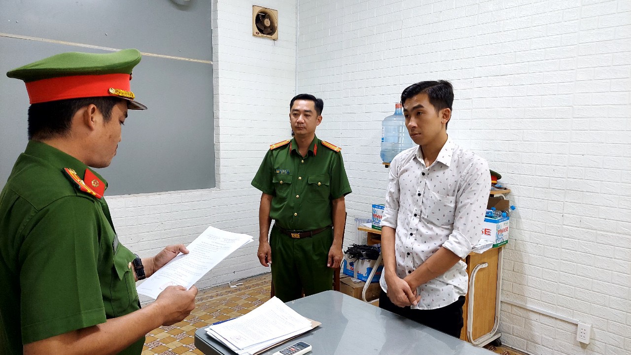Một gi&aacute;m đốc c&ocirc;ng ty bất động sản ở B&igrave;nh Dương lừa đảo, chiếm đoạt hơn 14 tỉ đồng