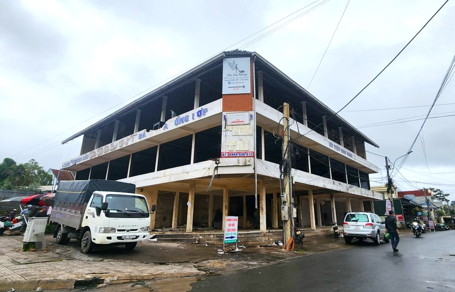 Y&ecirc;u cầu một doanh nghiệp trả nợ tiền thu&ecirc; nh&agrave; ở Đ&agrave; Lạt