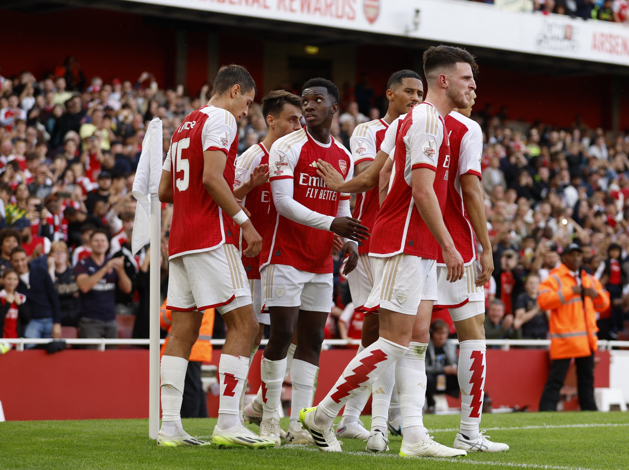 Thắng luân lưu 11 m Monaco, Arsenal vô địch Emirates Cup