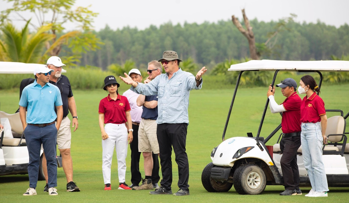 9-Sir-Nick-Faldo-khao-sat-san