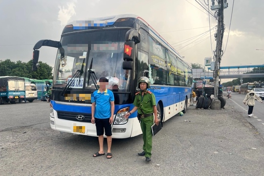 Công an kiểm tra xe dù, bến cóc sau phản ánh của Báo Người Lao Động