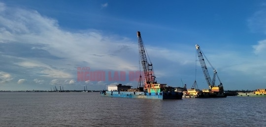 Chủ tịch UBND tỉnh An Giang ra văn bản nóng về quản lý việc khai thác cát - Ảnh 1.