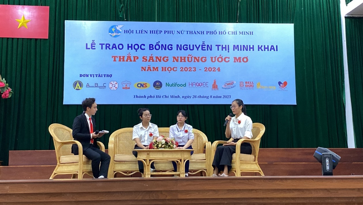 Nutifood tiếp sức học sinh, sinh vi&ecirc;n hiếu học đến trường - Ảnh 3.