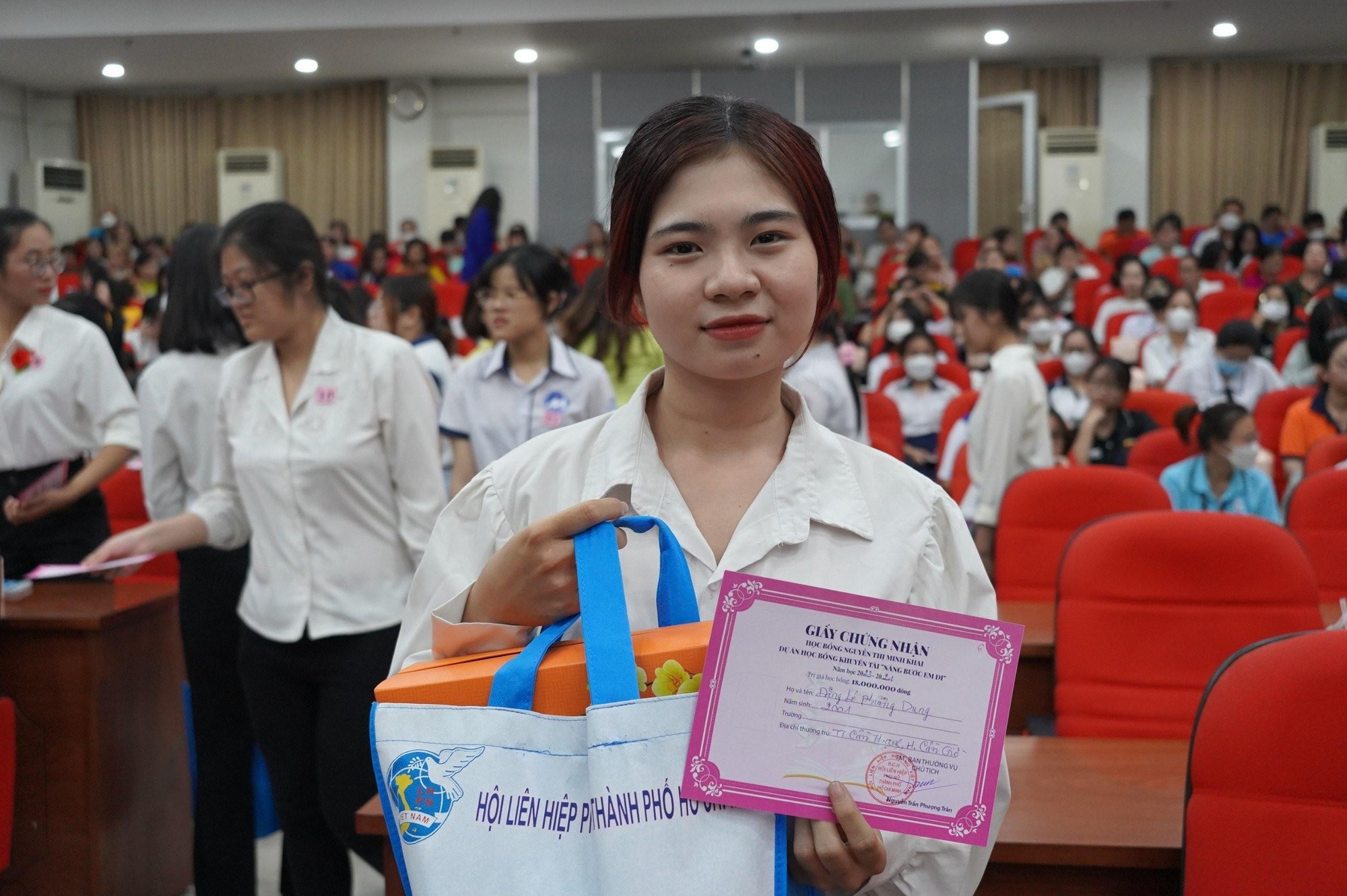 Nutifood tiếp sức học sinh, sinh vi&ecirc;n hiếu học đến trường - Ảnh 4.