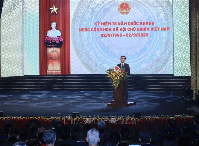 Chủ tịch nước V&otilde; Văn Thưởng v&agrave; Phu nh&acirc;n chủ tr&igrave; Chương tr&igrave;nh kỷ niệm Quốc kh&aacute;nh 2-9 - Ảnh 3.