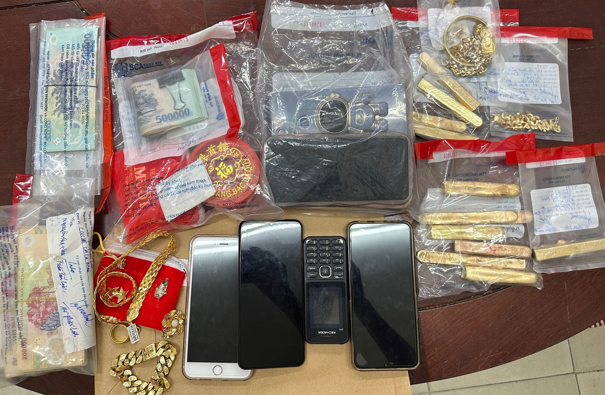 Băng trộm 6,6 kg v&agrave;ng ở C&agrave; Mau đ&atilde; sa lưới - Ảnh 2.