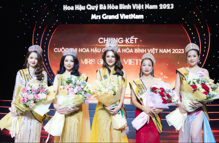 Người đẹp từng trầm cảm đăng quang Hoa hậu Qu&yacute; b&agrave; Ho&agrave; b&igrave;nh Việt Nam 2023 - Ảnh 1.
