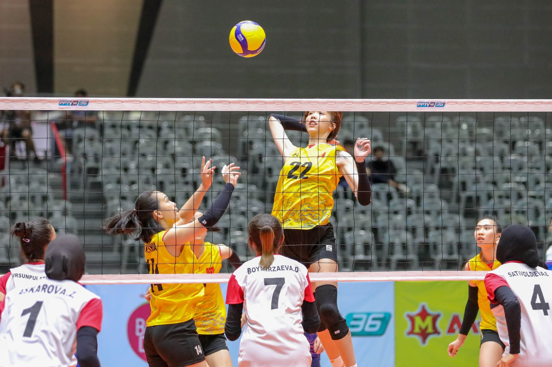 Tuyển bóng chuyền Việt Nam đè bẹp Uzbekistan, chờ vượt vòng bảng AVC Championship - Ảnh 3.
