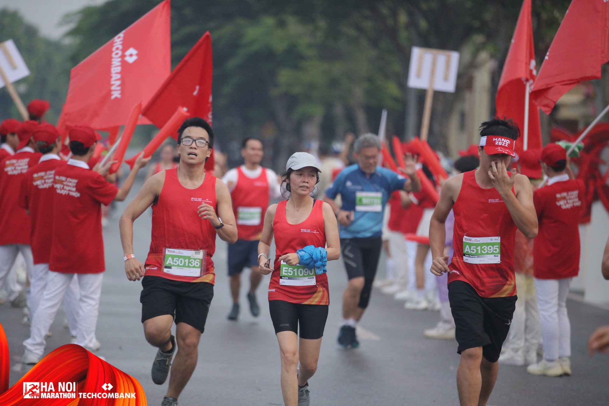 30 nh&acirc;n vật/KOLs truyền cảm hứng l&agrave;m n&oacute;ng giải H&agrave; Nội Marathon Techcombank m&ugrave;a thứ 2 - Ảnh 2.