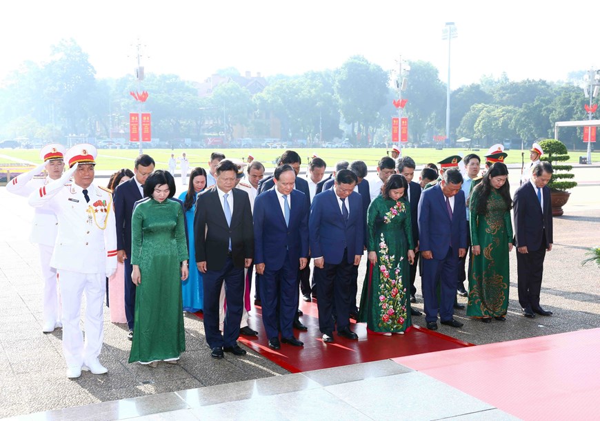 Quốc khánh 2-9: Lãnh đạo Đảng, Nhà nước vào Lăng viếng Chủ tịch Hồ Chí Minh - Ảnh 9.