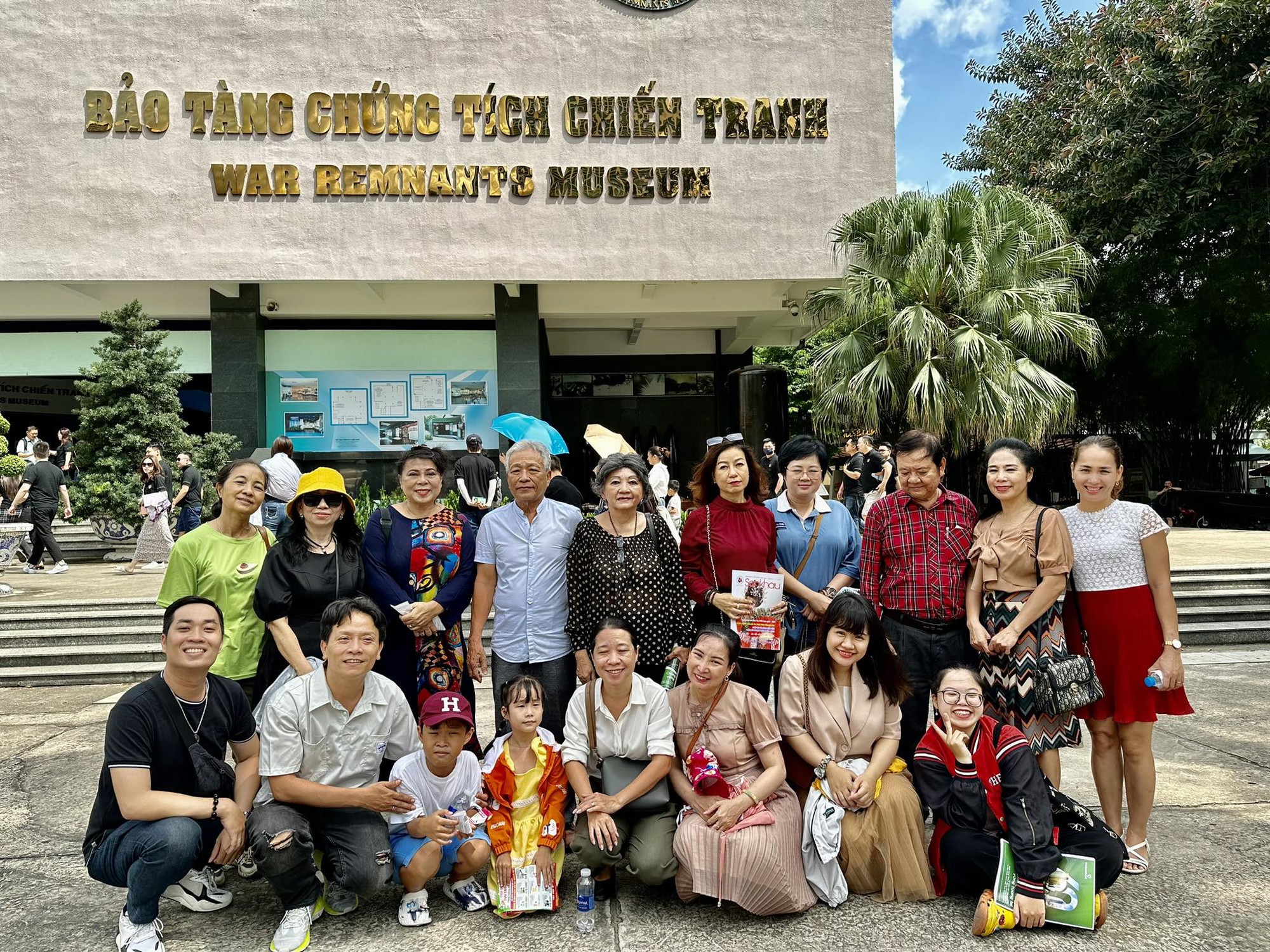 Tác giả sân khấu TP HCM xúc động khi đến "Bảo tàng chứng tích chiến tranh"