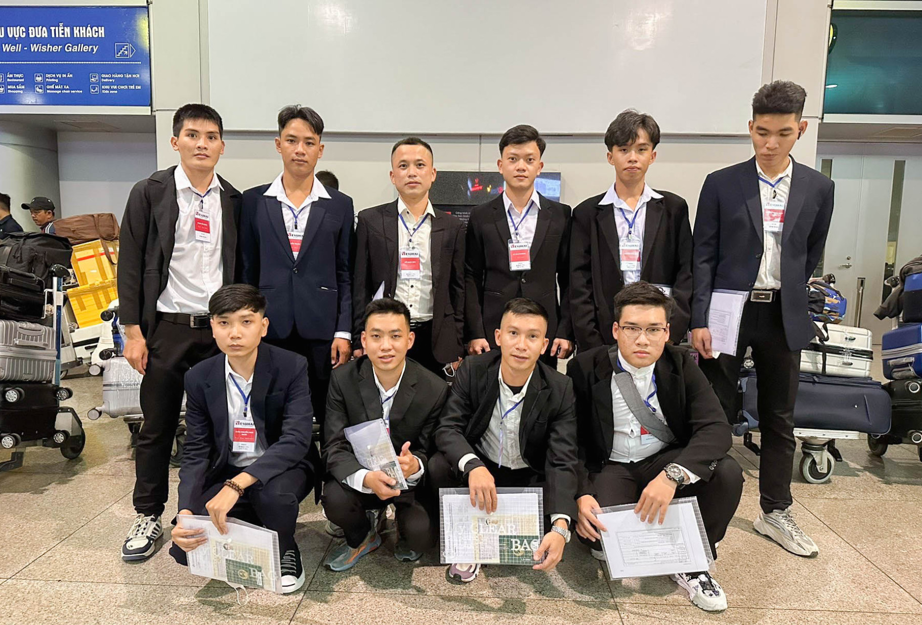 Rủ nhau ra nước ngoài tìm việc