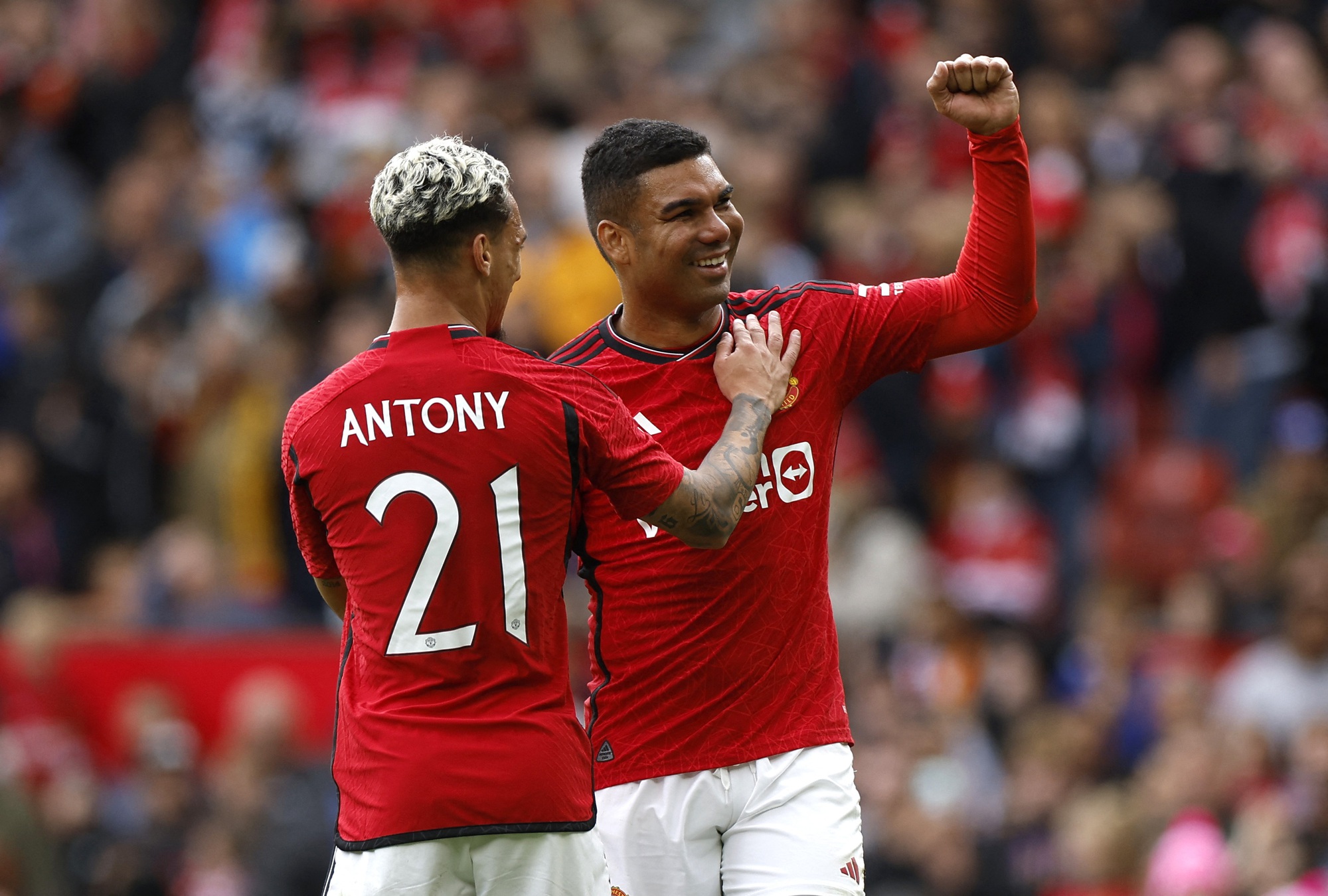 T&acirc;n binh Hojlund ch&agrave;o s&acirc;n, Man United ngược d&ograve;ng hạ Lens 3-1 - Ảnh 10.
