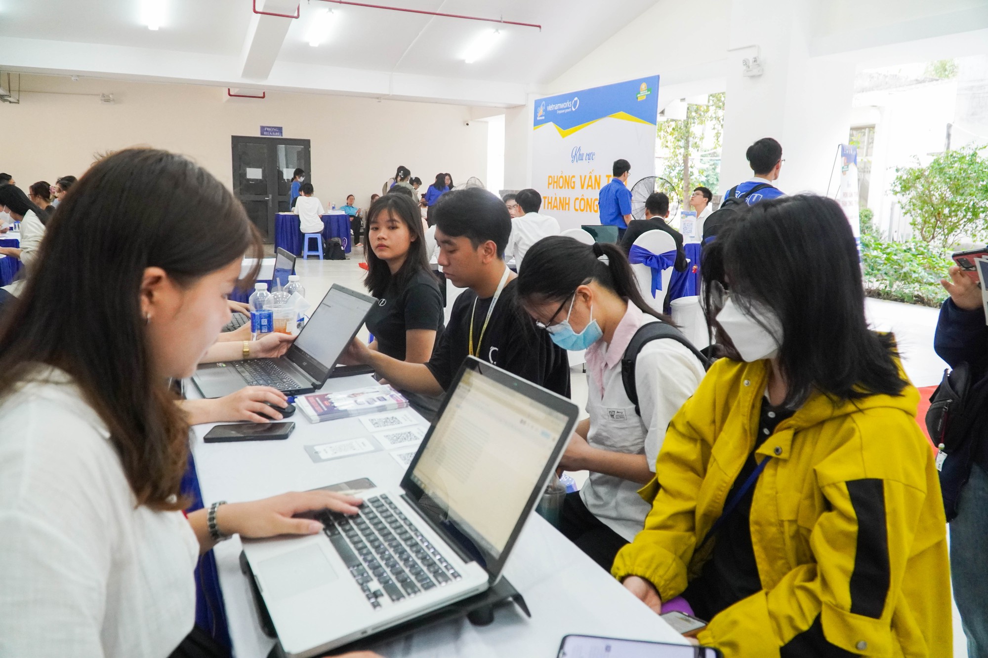 Hơn 5.000 vị tr&iacute; tuyển dụng d&agrave;nh cho sinh vi&ecirc;n - Ảnh 4.