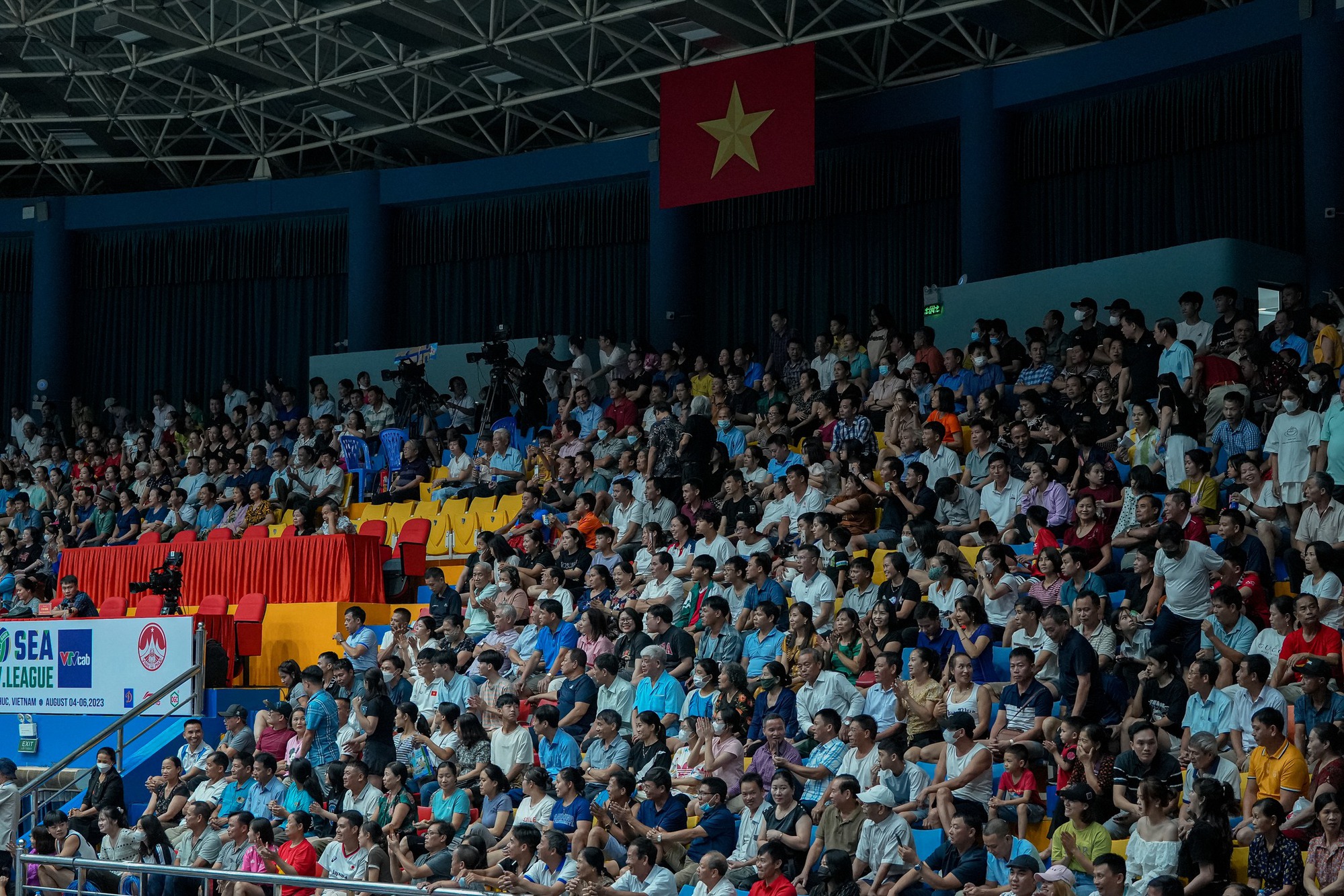 Thắng đậm đội Indonesia, tuyển nữ Việt Nam tranh ng&ocirc;i đầu SEA V-League - Ảnh 6.