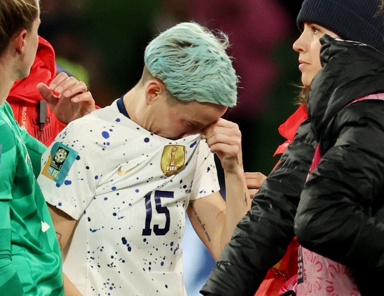 World Cup nữ 2023: Thua đau Thụy Điển ở loạt 11 m, Mỹ th&agrave;nh cựu v&ocirc; địch - Ảnh 6.