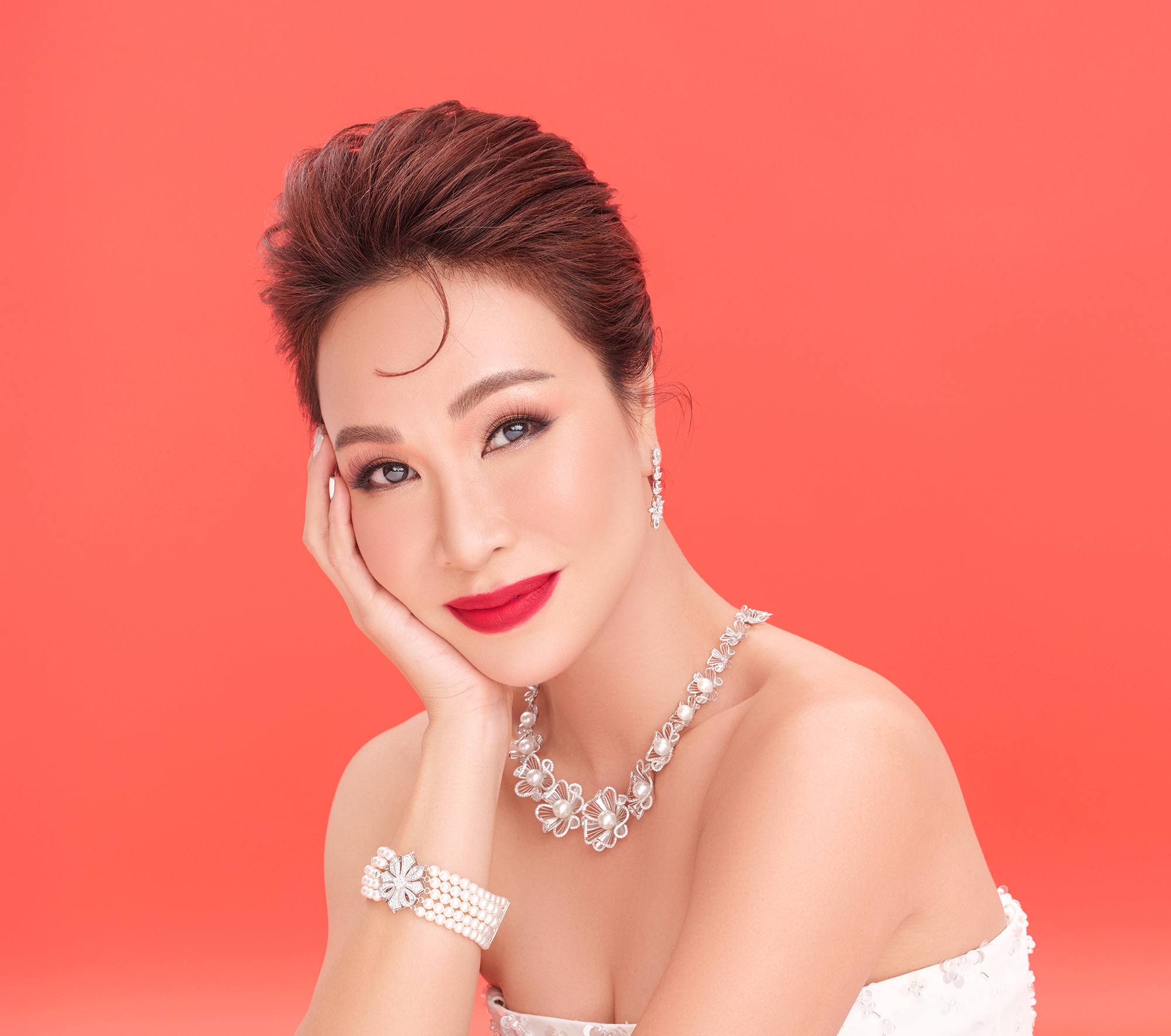 Bị chỉ trích, Uyên Linh lên tiếng