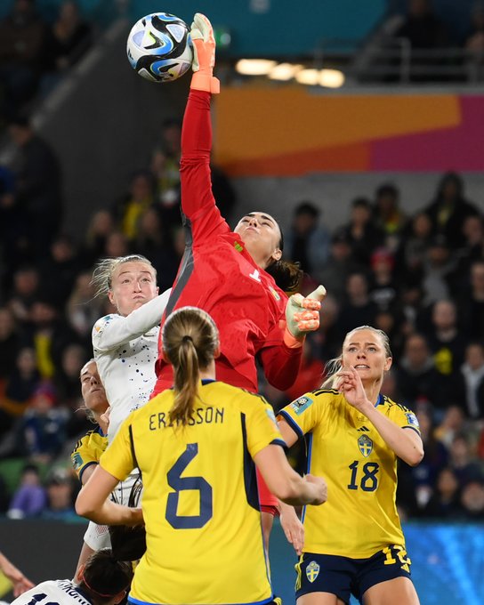 World Cup nữ 2023: Thua đau Thụy Điển ở loạt 11 m, Mỹ th&agrave;nh cựu v&ocirc; địch - Ảnh 5.