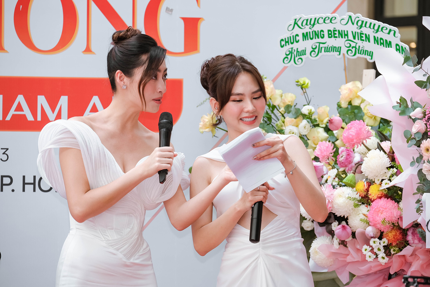 Hoa hậu Mai Phương đắt show l&agrave;m MC