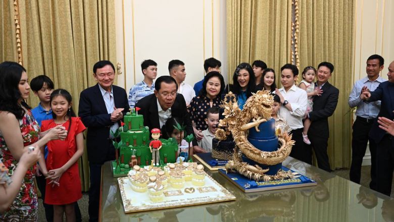 Loạt ảnh cựu Thủ tướng Thái Lan Thaksin Shinawatra tới Campuchia - Ảnh 4.