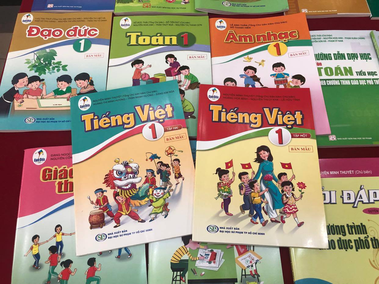 TÔI LÊN TIẾNG: Sao lại đề xuất biên soạn một bộ sách giáo khoa!