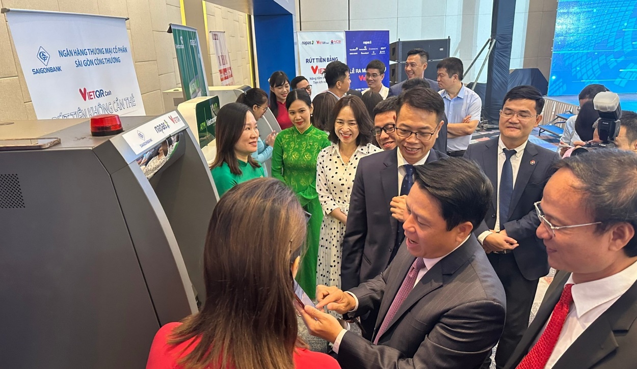 SAIGONBANK triển khai chức năng rút tiền mặt bằng mã QR trên ATM liên kết với NAPAS - Ảnh 2.