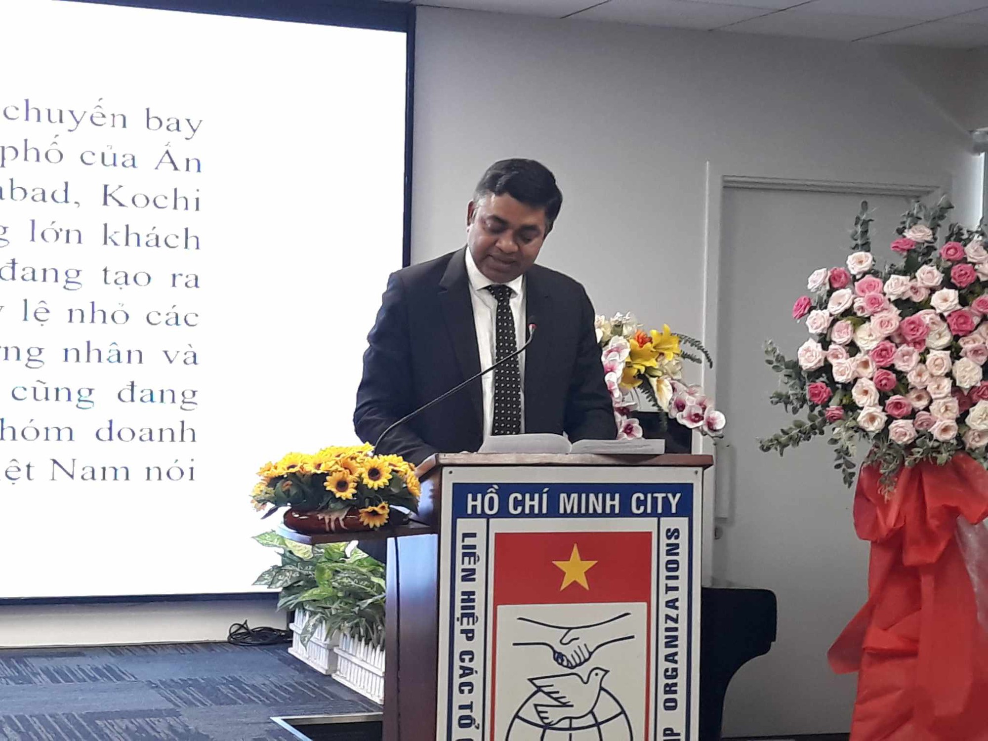 Loạt ng&ocirc;i sao Ấn Độ tề tựu &ldquo;Lễ hội Ch&agrave;o Việt Nam&rdquo; 2023 - Ảnh 1.
