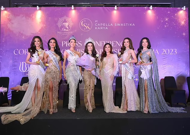 Thí sinh hoa hậu ở Indonesia bị buộc cởi trần, tạo dáng nhạy cảm
