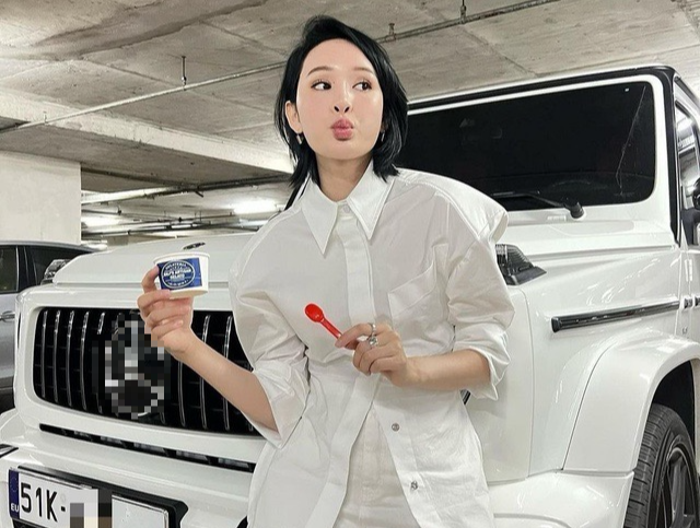 Ca sĩ Hiền Hồ bất ngờ rao bán chiếc Mercedes G63 "đạp sóng rẽ gió"