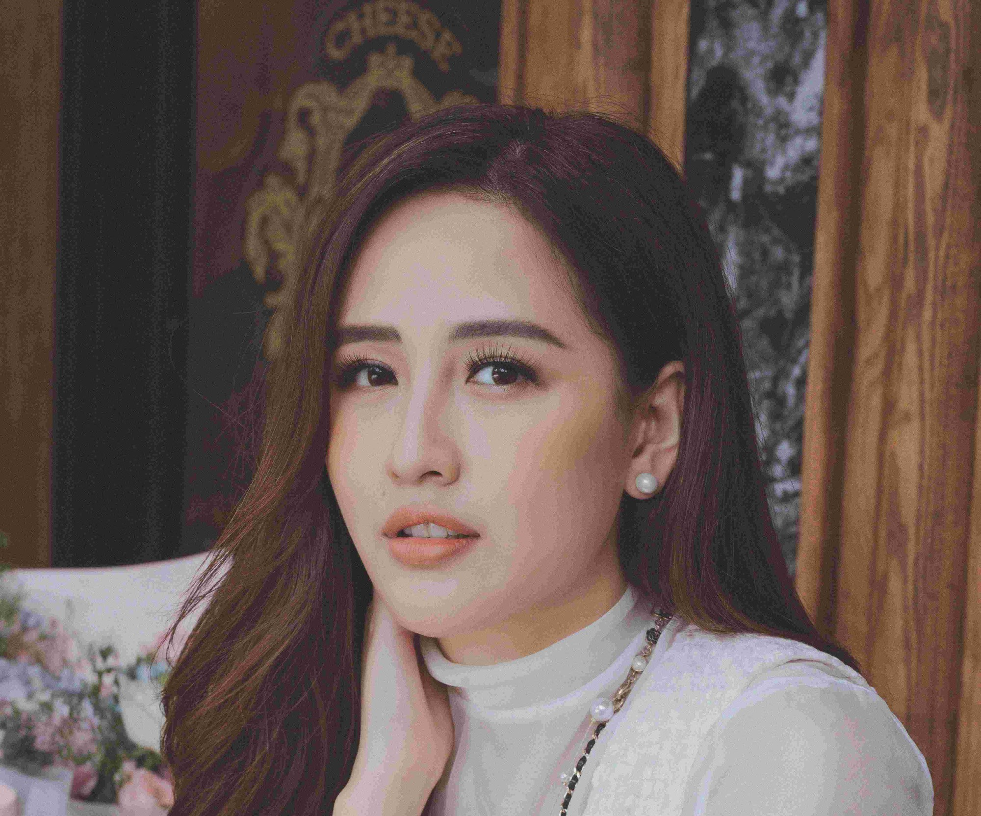 Mai Phương Thúy 35 tuổi: bỏ đồ hiệu, không giày cao gót